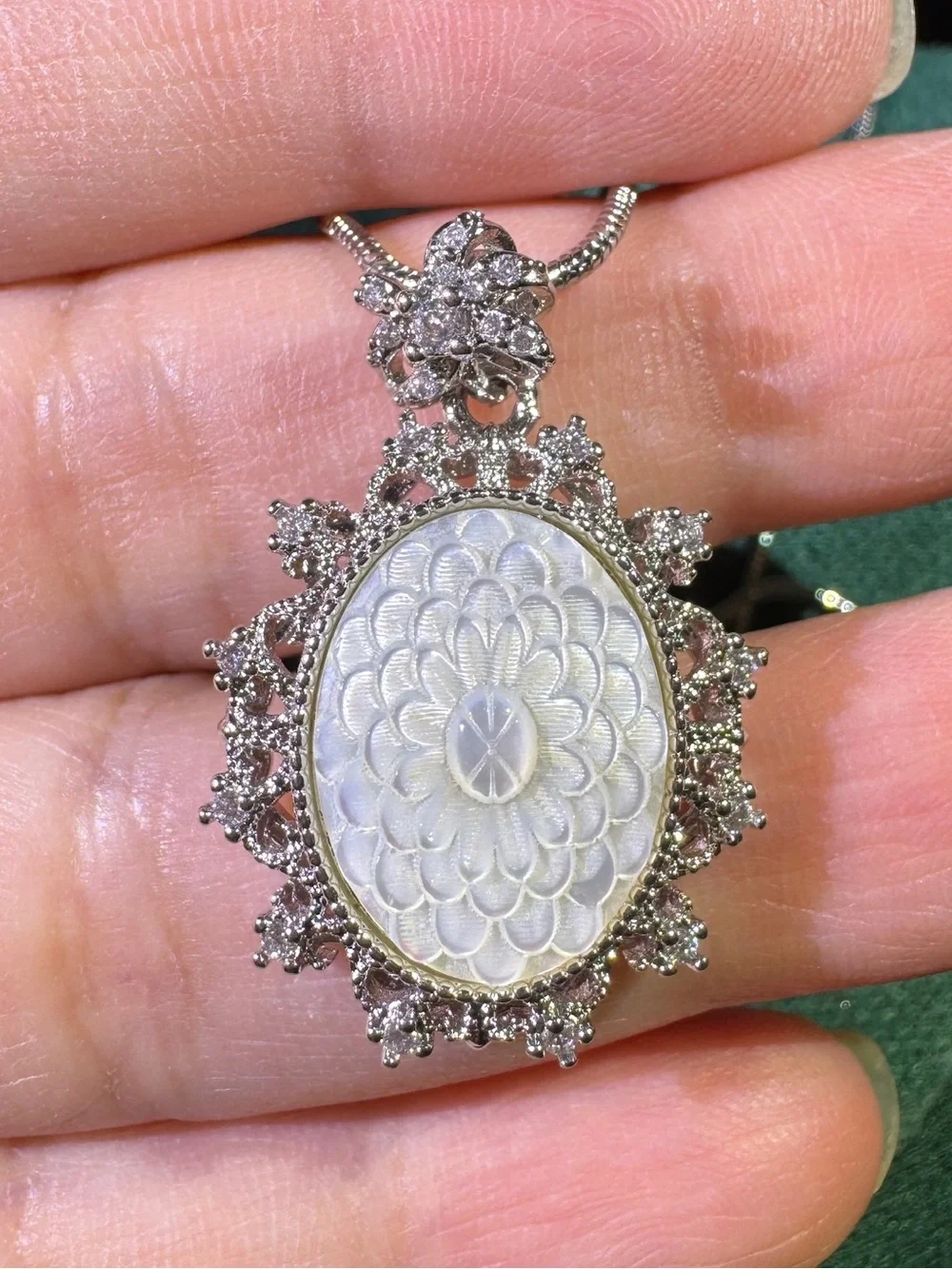 Vintage Carved Mother of Pearl Floral Pendant Necklace